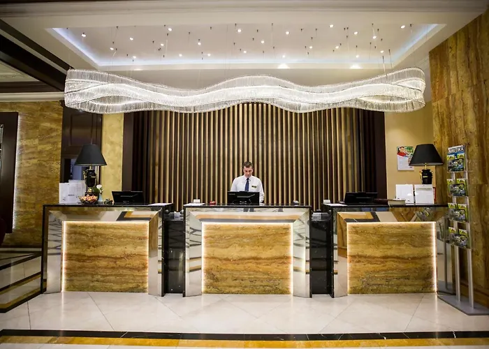 A - Grand&sky Tornik فندق زلاتيبور